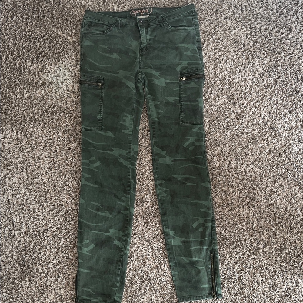 Camouflage Cargo Pants with Zipper Accents